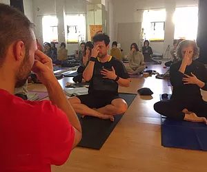 Clases y Cursos de Yoga Online Clases y Cursos de Yoga Online